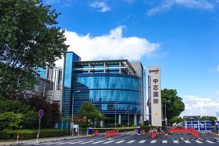 중국 상하이에 본사를 둔 중국 파운드리 기업인 SMIC는 화홍, 칭화유니그룹과 함께 반도체굴기에 나서는 중국정부의 적극적인 지원을 받고 있다. [source=smic]