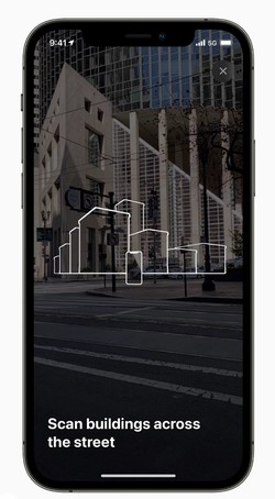 증강 현실이 적용된 지도 앱