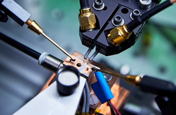 A QKD chip under test at Toshiba’s Cambridge Research Laboratory.