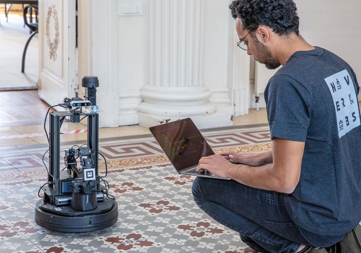 프랑스 그르노블 소재 네이버랩스유럽 연구진 [사진=네이버]