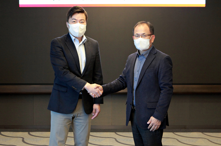 (왼쪽부터) 장혜덕 에퀴닉스코리아 대표, 하민용 SK텔레콤 Innovation Suite 담당 [사진=SK텔레콤]