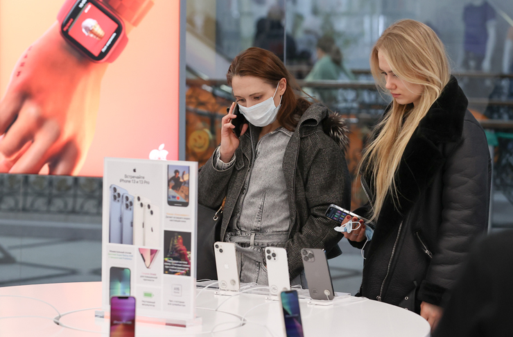 러시아 예카테린부르크 소재 아이폰 리셀러 매장 [사진=타스통신]