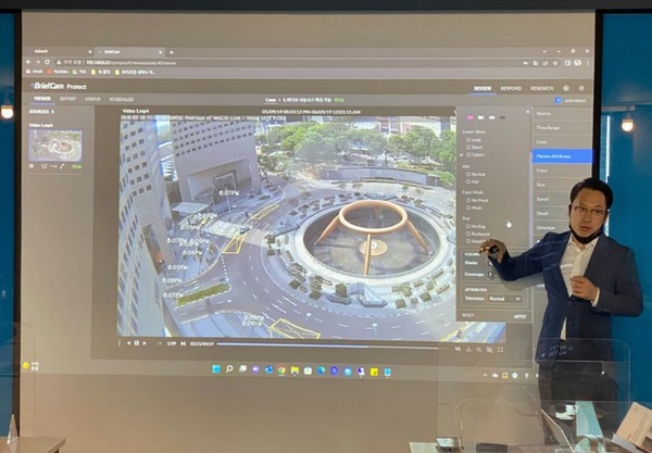 인섹시큐리티 김종광 대표가 브리브캠의 지능형 영상분석 솔루션을 소개하고 있다. [사진=인섹시큐리티]