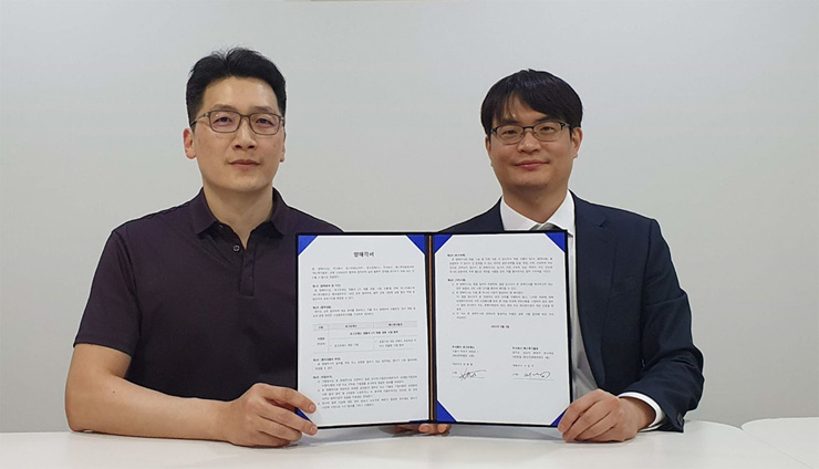 (왼쪽부터) 서상덕 S2W 대표, 양봉열 로그프레소 대표 [사진=로그프레소]