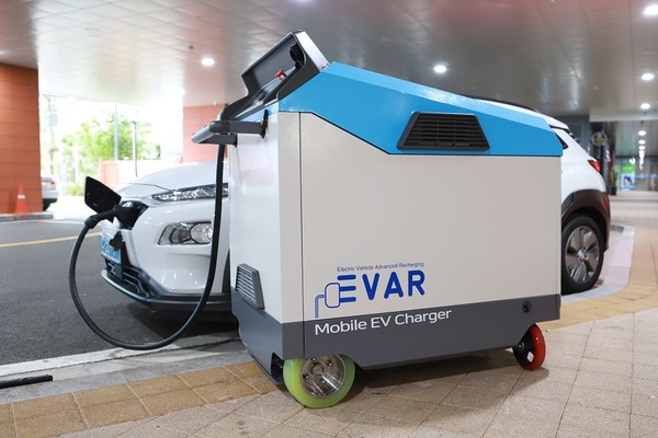 에바가 개발한 이동식 전기차 충전 솔루션 '모바일EV차저'. [사진=에바]