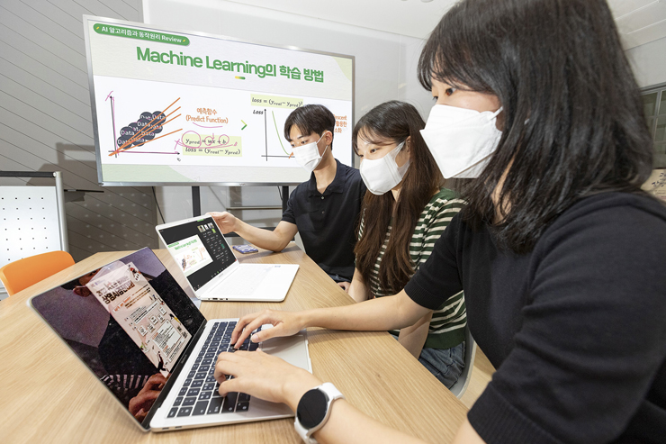 KT와 상명대가 AI 경진대회 ‘AIFB Jam Session’를 개최한다. [사진=KT]