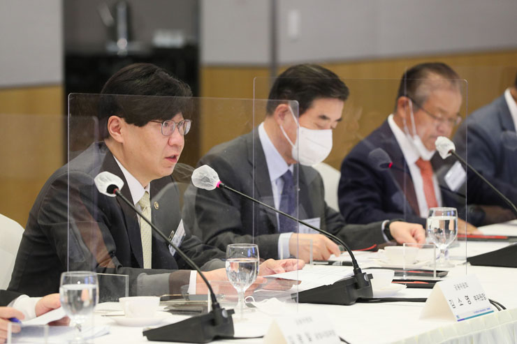 김소영 금융위 부위원장이 16일 전경련회관 컨퍼런스센터에서 열린 '제4차 K-ESG 얼라이언스 회의'에 참석해 인사말을 하고 있다. [사진=전경련]