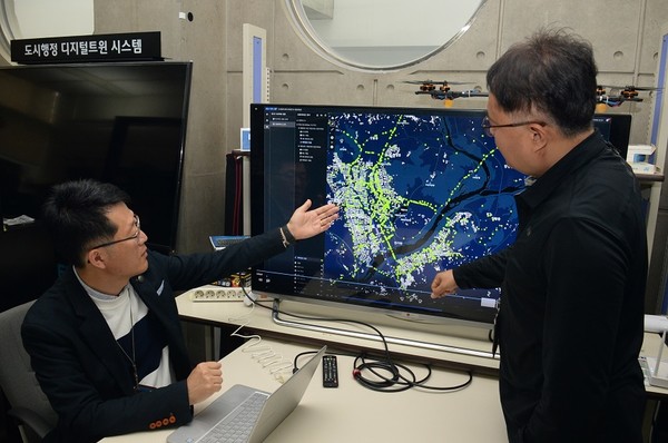 디지털 트윈 기술을 활용해 세종시 공영자전거 '어울링' 거치소의 최적 배치를 시뮬레이션하고 있다. [사진=ETRI]