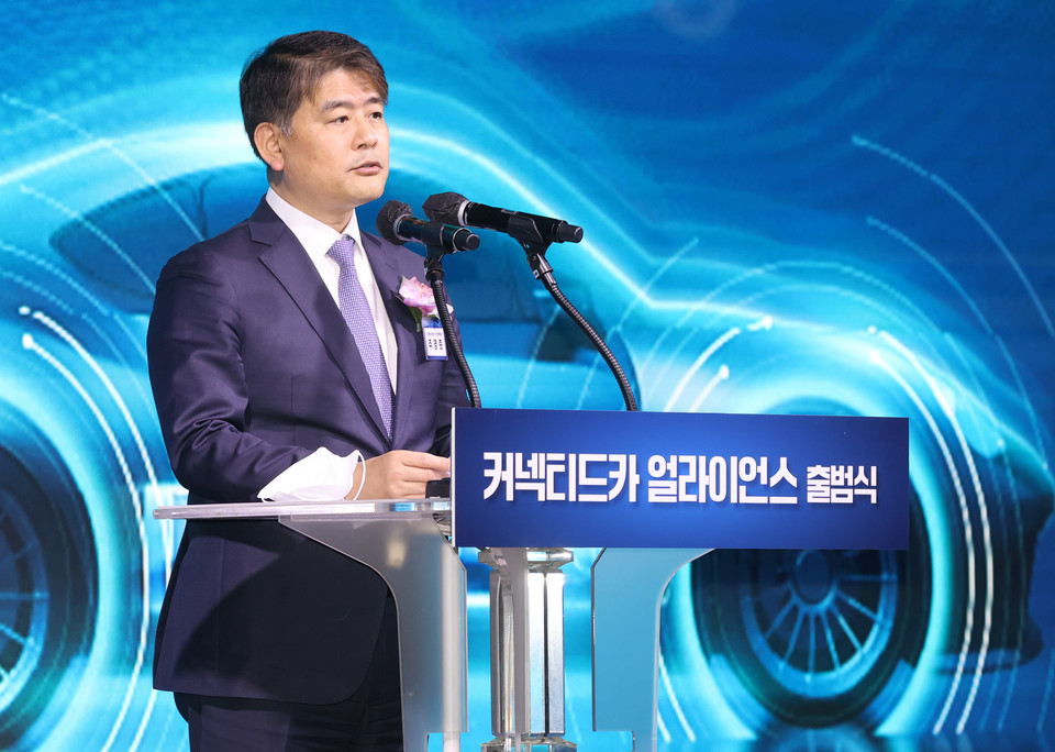 주영준 산업통상자원부 산업정책실장이 24일 서울 여의도 페어몬트 호텔에서 열린 커넥티드카 얼라이언스 출범식에서 인사말을 하고 있다. [사진=연합뉴스]