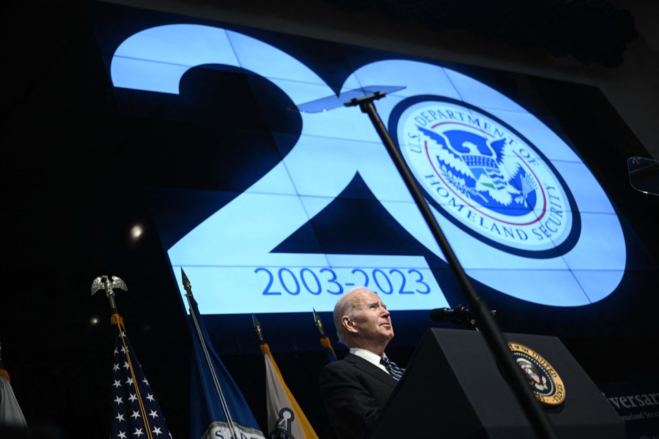 1일(현지시간) 미국 워싱텅DC DHS본부에서 열린 국토안보부 20주년 기념식에 참석한 조 바이든 미국 대통령 [사진=AFP통신]