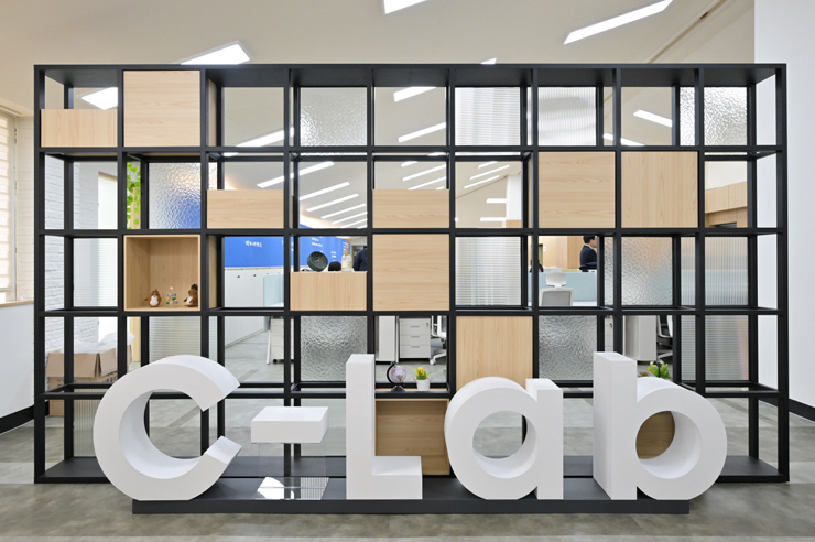 삼성전자가 경산시 영남대 캠퍼스에 C랩 아웃사이드 경북 개소식을 열고 소부장 스타트업 육성에 나선다. [사진=삼성전자]