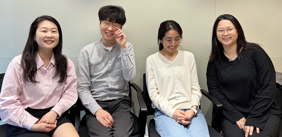 (왼쪽부터) LG CNS 김지원 팀장, 함보각 수석, 이현의 총괄, 이보미 책임 [IT비즈뉴스(ITBizNews) DB]