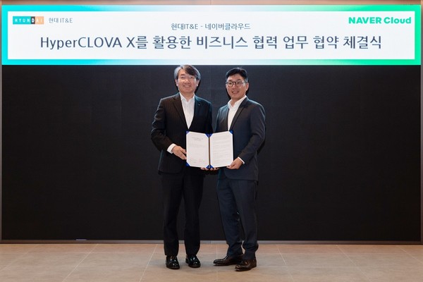 (왼쪽부터) 김성일 현대IT&E 대표, 김유원 네이버클라우드 대표 [사진=네이버클라우드]