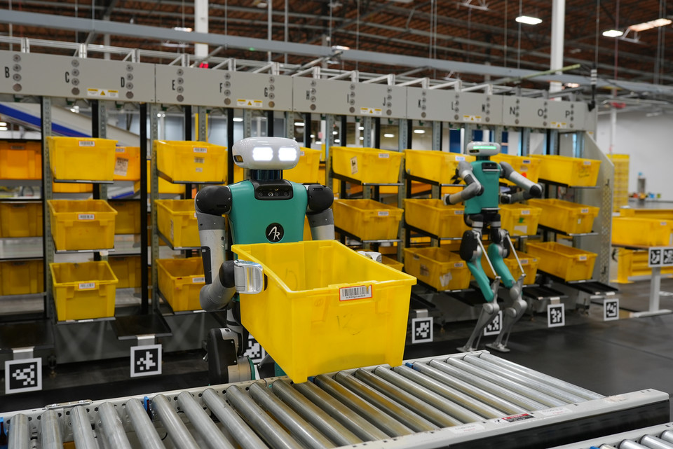 Digit robots by Agility Robotics in Amazon facility.