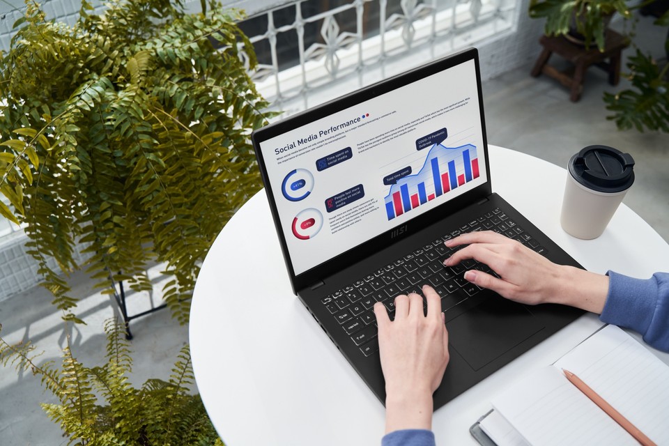 MSI코리아가 출시한 슬림형 노트북 모던 15/14 [자료사진=MSI코리아]