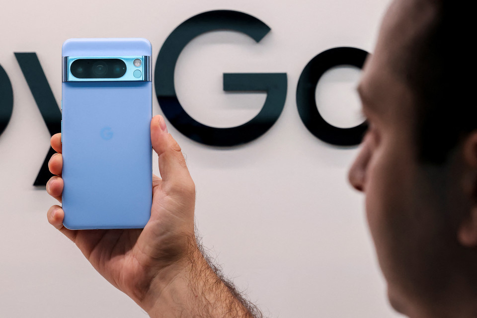 구글이 공개한 픽셀8 스마트폰 [사진=로이터]