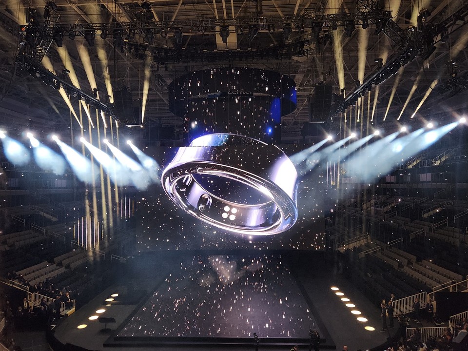 삼성전자가 지난달 열린 언팩 행사에서 공개한 갤럭시 링 이미지 [사진=삼성전자]