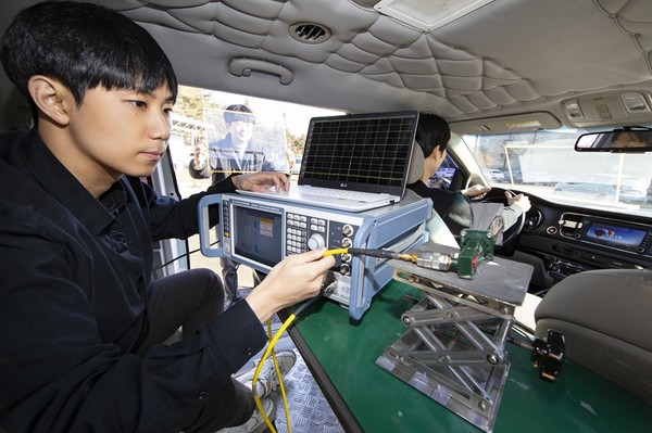 RIS 성능 검증 현장 [사진=KT]