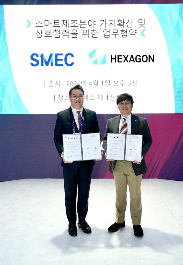 (왼쪽부터) 최영섭 스맥 대표이사, 성브라이언 헥사곤코리아 사장 [사진=헥사곤매뉴팩처링인텔리전스]