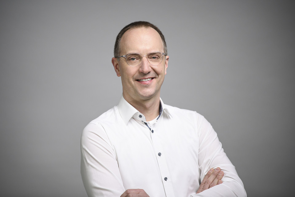 파비안 데부스 신임 CPO [source=hilscher]