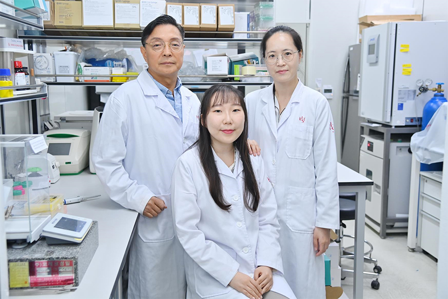 KIST 뇌융합기술연구단 연구진, (왼쪽부터) 금교창 박사, 유소연 박사, 방은경 박사 [사진=KIST]