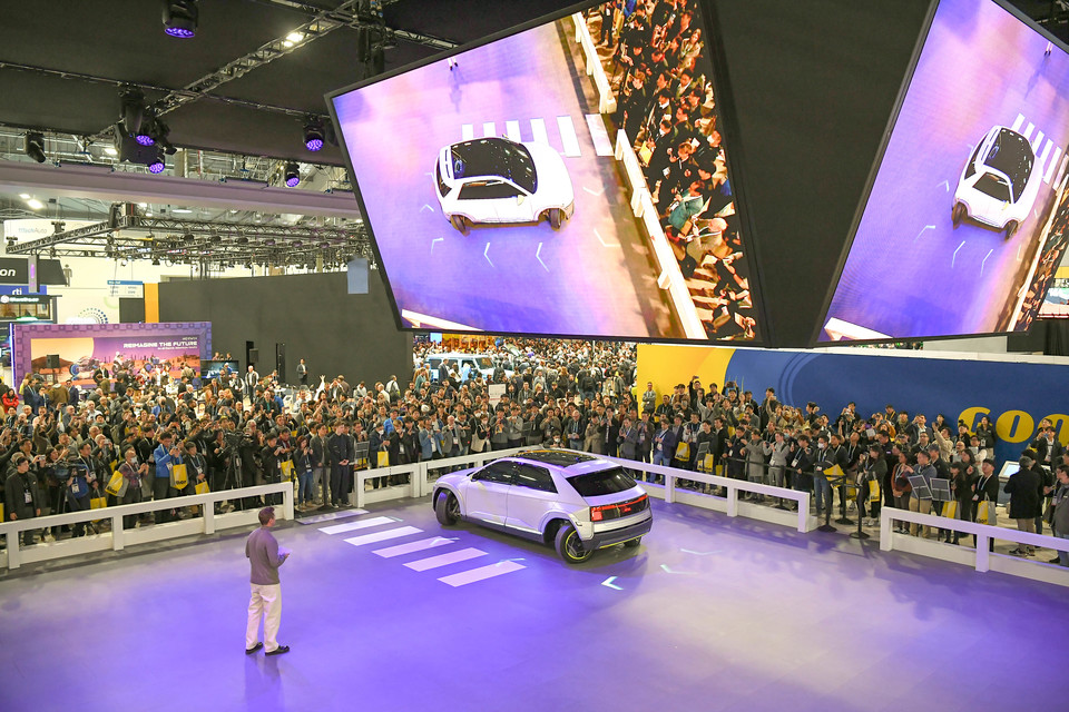 올해 초 미국 라스베이거스에서 열린 'CES 2024' 현장에 마련된 현대모비스 부스 [사진=현대모비스]