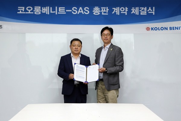 (왼쪽부터) 주재영 SAS 코리아 대표, 강이구 코오롱베니트 대표 [사진=코오롱베니트]