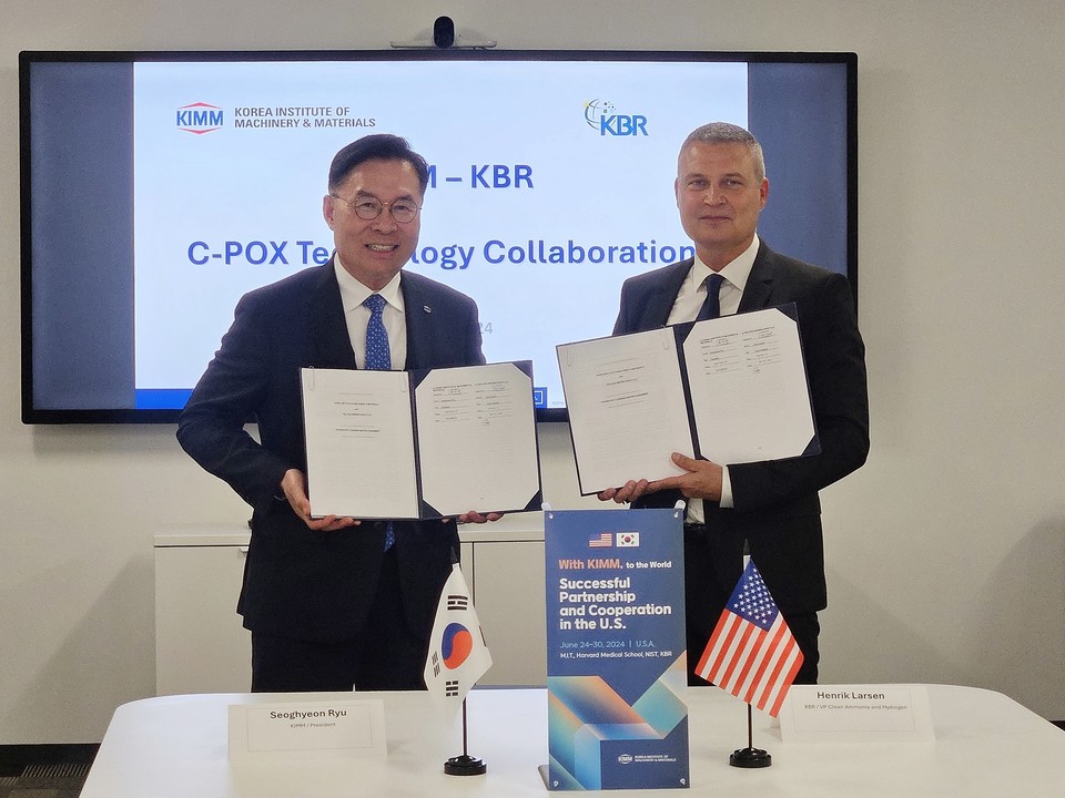 (왼쪽부터) 기계연 류석현 원장, KBR 헨릭 라슨 부회장 [사진=기계연]