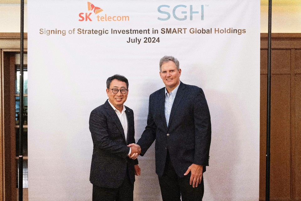 (왼쪽부터) 유영상 SK텔레콤 CEO, 마크 아담스 SGH CEO [사진=SK텔레콤]
