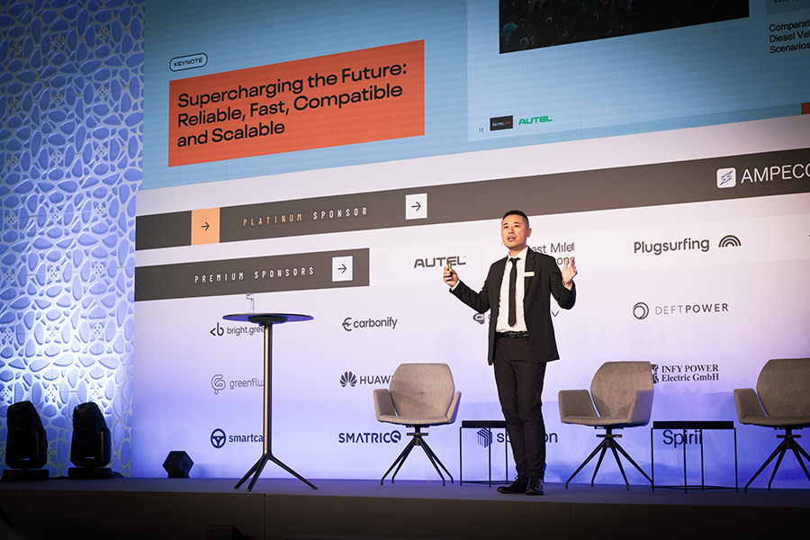 Mr. Cai delivers a compelling speech on 480kW All-in-One DC Charger.