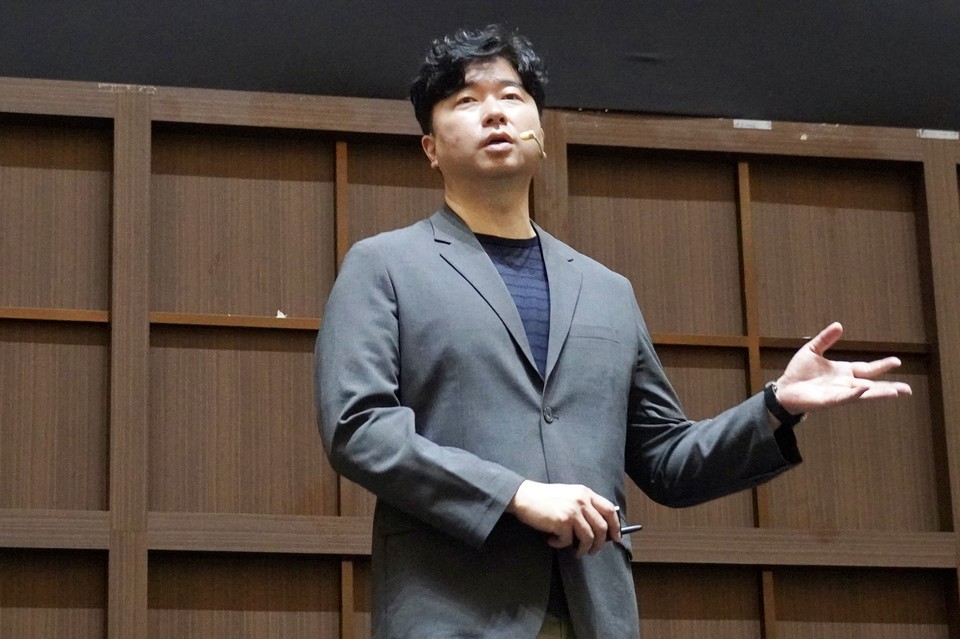 기조연설자로 나선 박상현 파두 전략마케팅팀 전무 [사진=파두]