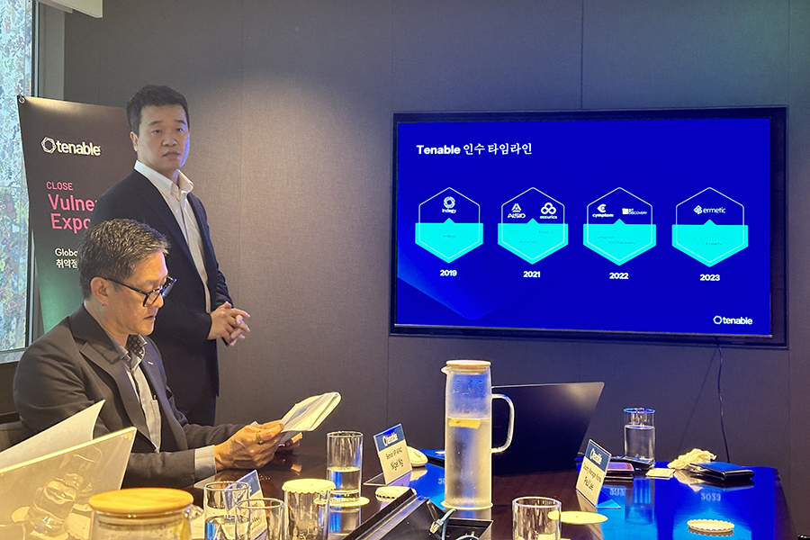 나이젤 응 테너블 아태지역 대표(왼쪽 첫 번째)와 이기웅 테너블 한국지사장(왼쪽 두 번째)은 테너블 원 플랫폼 기반의 고객 맞춤 포트폴리오로 국내 시장에서의 입지 확대에 나설 것을 강조했다. [IT비즈뉴스(ITBizNews) DB]