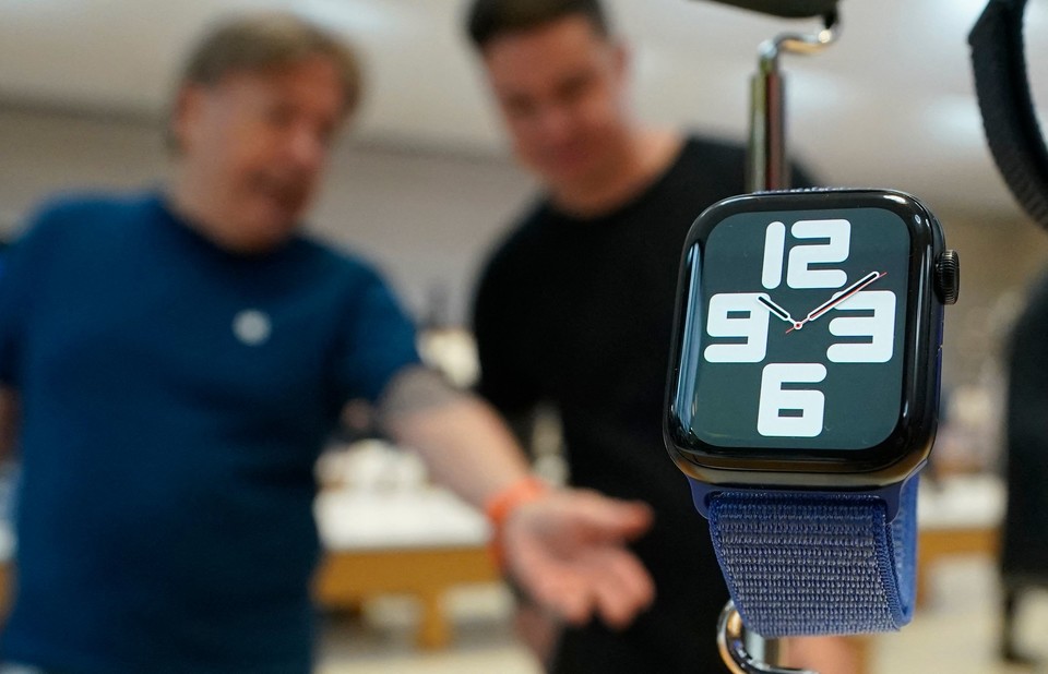 미국 뉴욕 애플스토어에 전시돼 있는 애플워치 [사진=AFP통신]