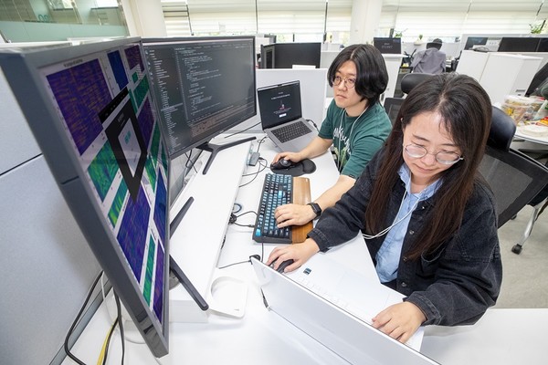 AI를 활용한 ‘KT 실시간 통화 보이스피싱 탐지 서비스’가 ICT 규제샌드박스 실증특례 승인을 받아 서비스를 시작한다. [사진=KT]