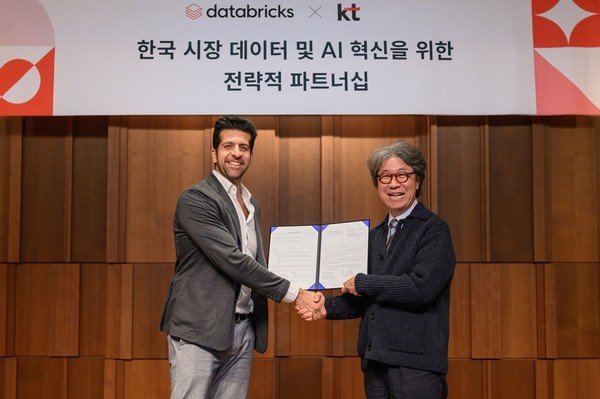 KT 오승필 기술혁신부문장, 데이터브릭스 아르살란 타바콜리 필드엔지니어링 총괄 수석부사장 [사진=KT]