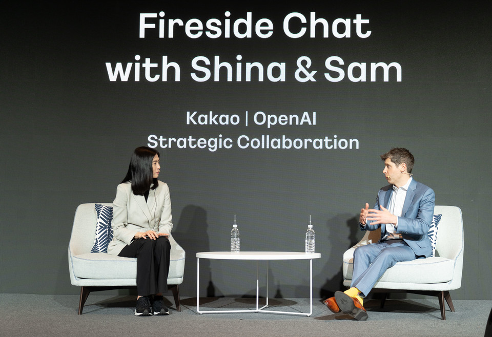 (왼쪽부터) 정신아 카카오 대표, 샘 올트먼 오픈AI CEO [사진=카카오]