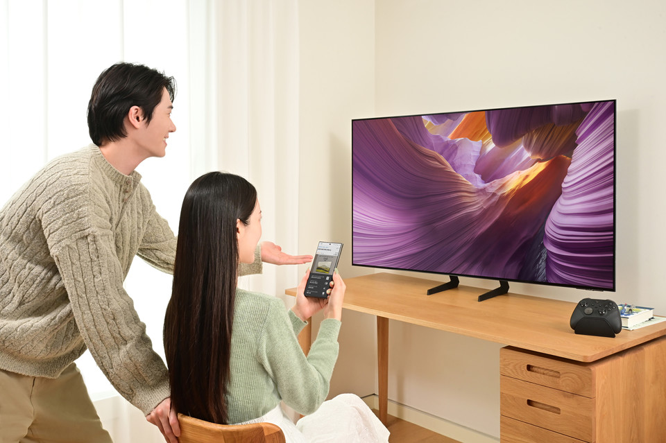 삼성전자가 AI 기능을 강화한 55형 OLED TV 신제품을 출시한다. [사진=삼성전자]