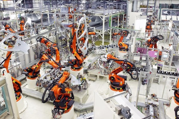 다쏘시스템과 산업용 자동화 로봇기업 쿠카가 파트너십을 체결했다. [사진=다쏘시스템]