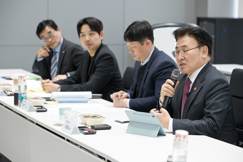 유상임 과학기술정보통신부 장관이 '기술창업 청년 대표와의 기술사업화 간담회'에서 발언하고 있다. [사진=과기정통부]