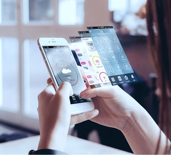 코오롱베니트가 자체개발한 스마트홈IoT 플랫폼을 바탕으로 스마트홈 비즈니스에 박차를 가하고 있다. [사진=코오롱베니트]