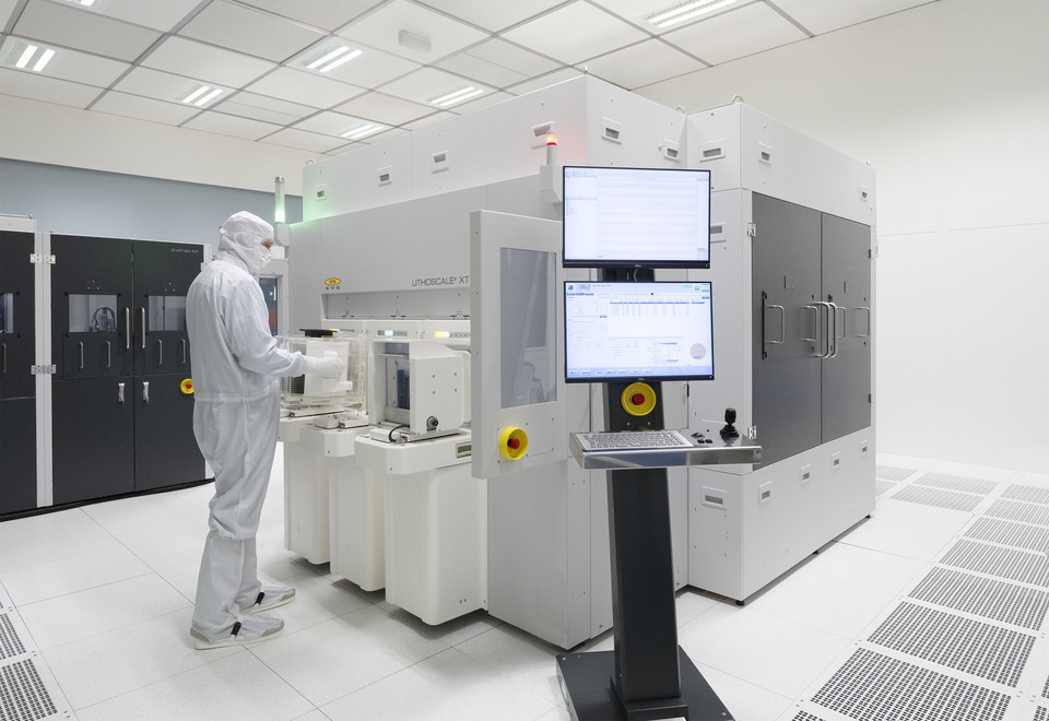 The LITHOSCALE XT maskless exposure(MLE) system from EV Group is the industry’s first true high-throughput/high-resolution digital lithography solution for high-volume-manufacturing(HVM) heterogeneous integration applications.