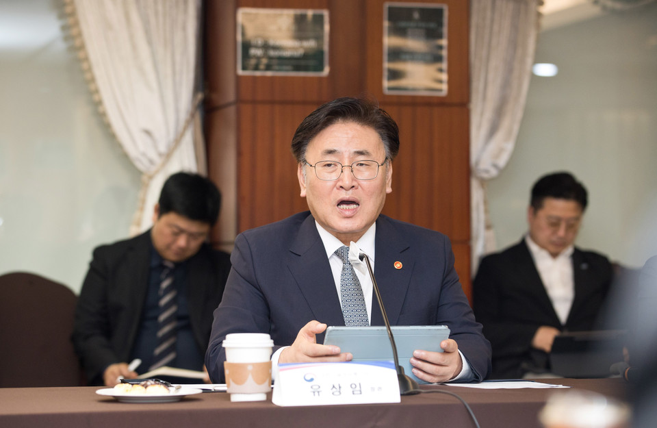 유상임 과학기술정보통신부 장관이 28일 서울 중구 코리아나호텔에서 열린 '인공지능(AI) 디지털 기술사업화 전략대화'에서 발언하고 있다. [사진=과기정통부]