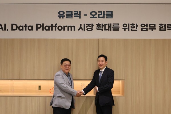 (왼쪽부터) 한국오라클 김성하 사장, 유클릭 김철 대표 [사진=유클릭]