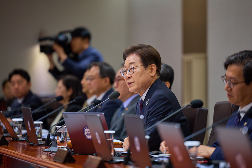 이재명 대통령이 10일 서울 용산 대통령실에서 국무회의를 주재하고 있다. [사진=대통령실]