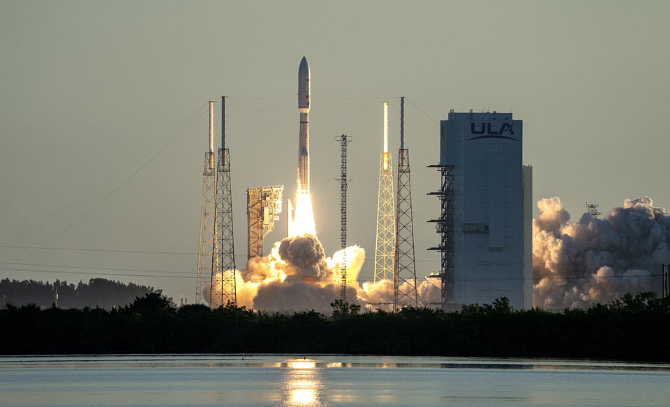 23일(현지시간) 미국 플로리다주 케이프 케너베럴 공군기지에서 발사된 아틀러스 V로켓 [사진=UPI통신]