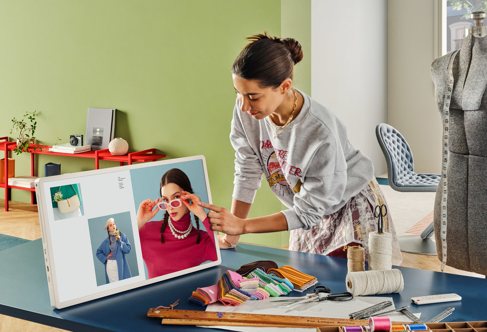 LG전자가 이동식 스크린 ‘LG 스탠바이미 2’를 북미 등 주요국에 순차 출시하며 시장 확대에 나선다고 밝혔다. [사진=LG전자]