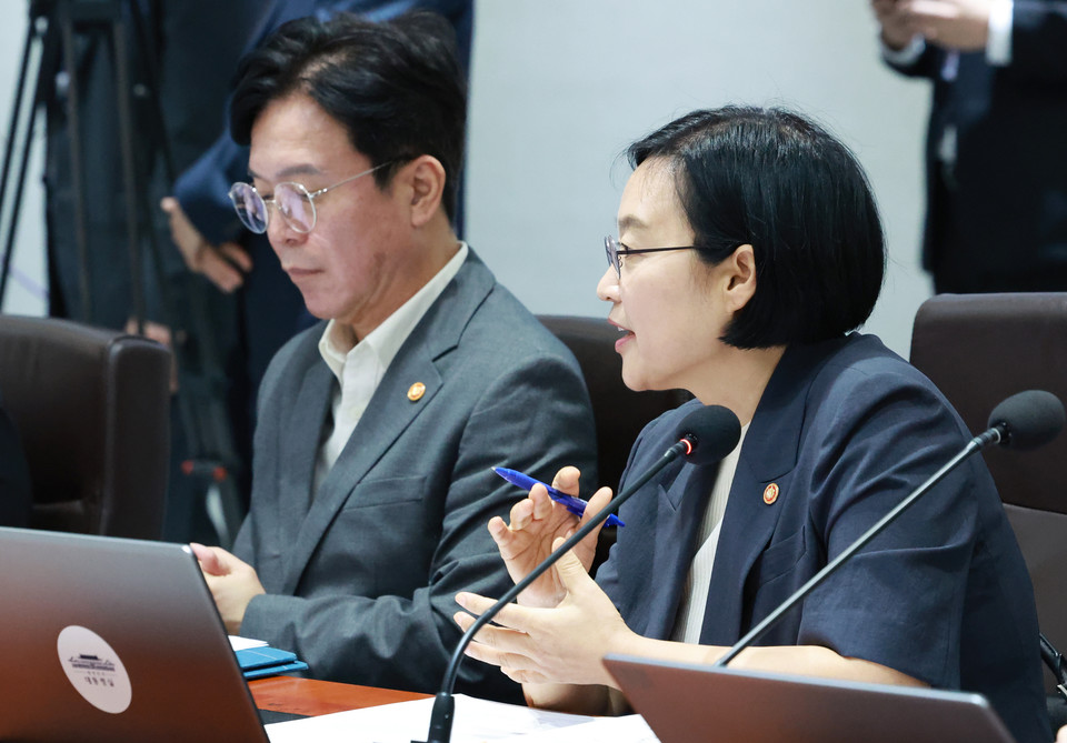 한성숙 중소벤처기업부 장관이 29일 서울 용산 대통령실 청사에서 이재명 대통령 주재로 열린 국무회의에서 발언하고 있다. [사진=연합뉴스]