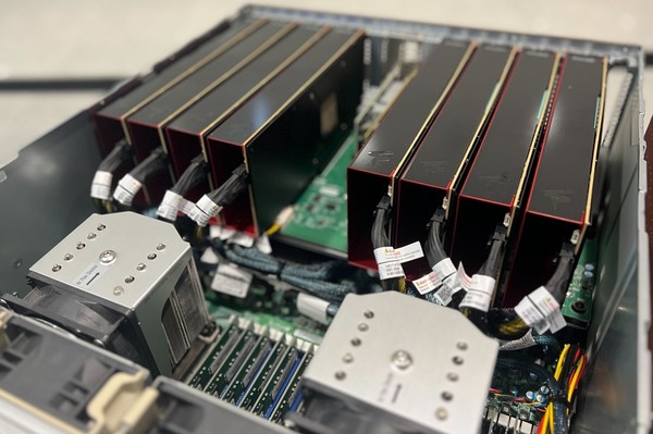 퓨리오사AI 2세대 추론용 AI가속기 ‘레니게이드’ [사진=퓨리오사AI]