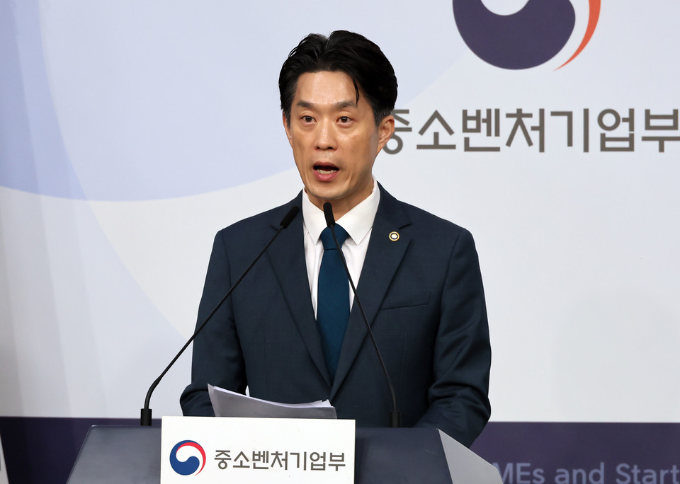 노용석 중소벤처기업부 차관이 2일 서울 종로구 정부서울청사 별관에서 2026년 예산안에 대해 브리핑하고 있다. [사진=연합뉴스]