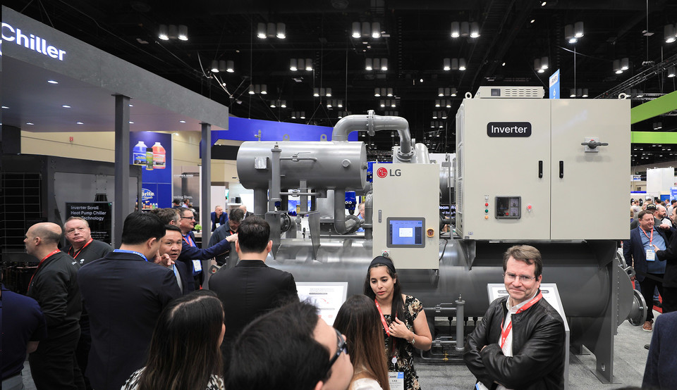 올해 2월 열린 북미 최대 공조 전시회(AHR EXPO 2025)에 전시된 LG전자 칠러 [사진=LG전자]